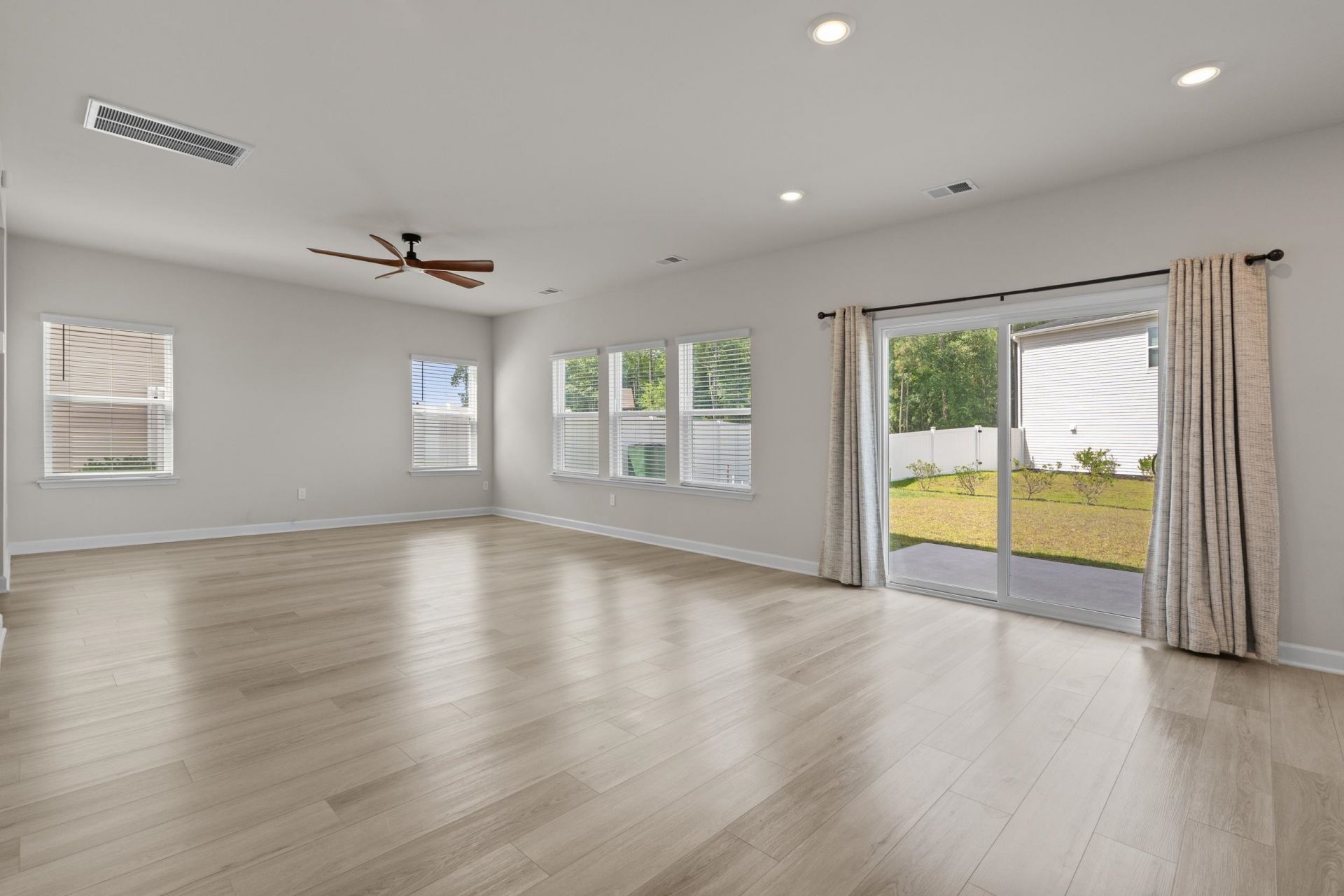 4059 Bayhill St. Photo 14