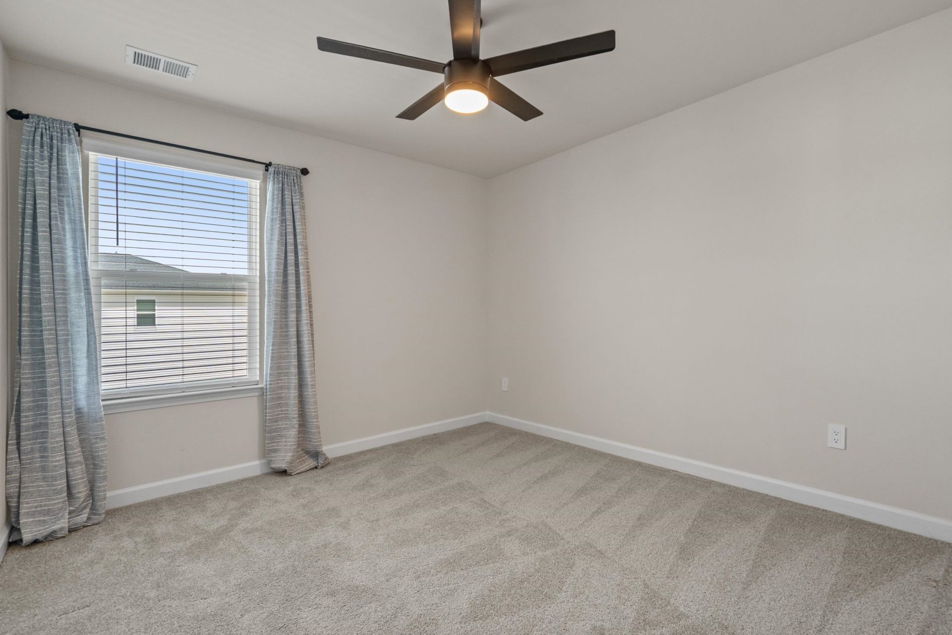 4059 Bayhill St. Photo 31