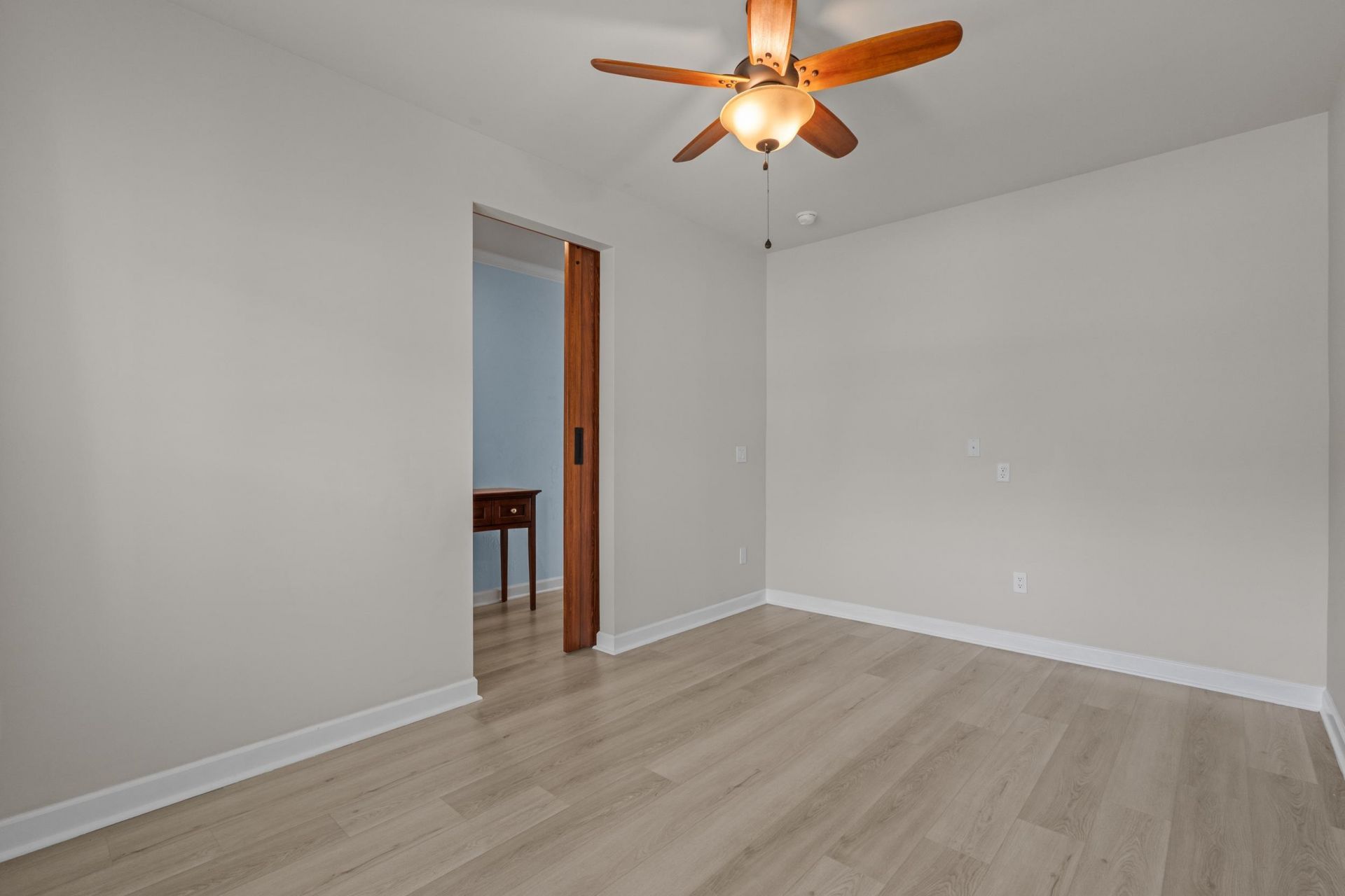 4059 Bayhill St. Photo 4