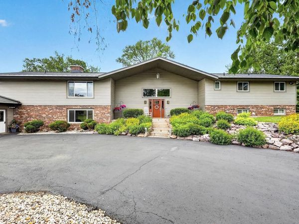 1 Horseshoe Lane, Black Earth, WI 53515