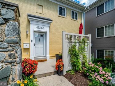 4123 S FOUR MILE RUN DRIVE , Unit B, ARLINGTON, VA 22204