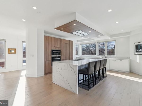 527 BROWN STREET, PHILADELPHIA, PA 19123