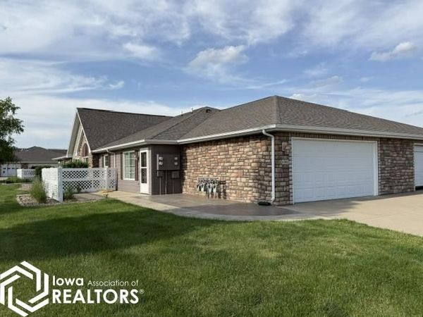 1701 E Deer Run Lane, Mount Pleasant, IA 52641