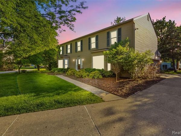 5389 Fox Ridge Circle, West Bloomfield Twp, MI 48322