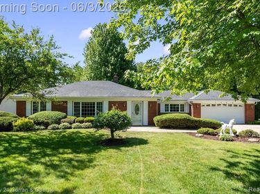 1720 Willowood Road, Rochester Hills, MI 48307