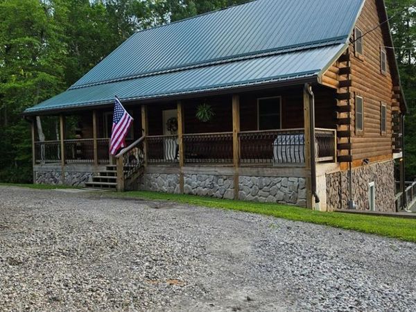 303 Bennington Rd, COOL RIDGE, WV 25825