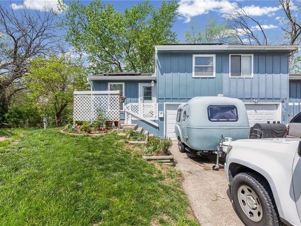 8462 Lane Drive, Raytown, MO 64138