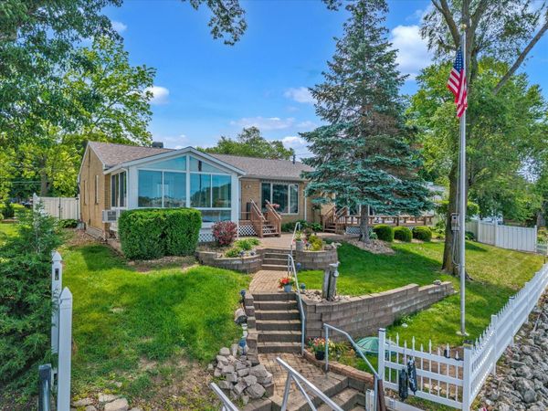 809 N River Drive , Port Byron, IL 61275