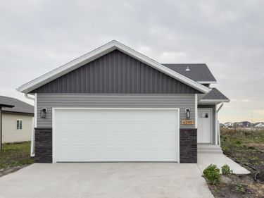 6290 87th Avenue S, Horace, ND 58047
