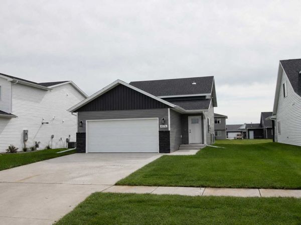 6276 85 Avenue S, Horace, ND 58047