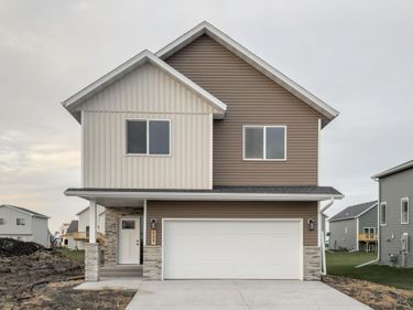 6227 87th Avenue S, Horace, ND 58047
