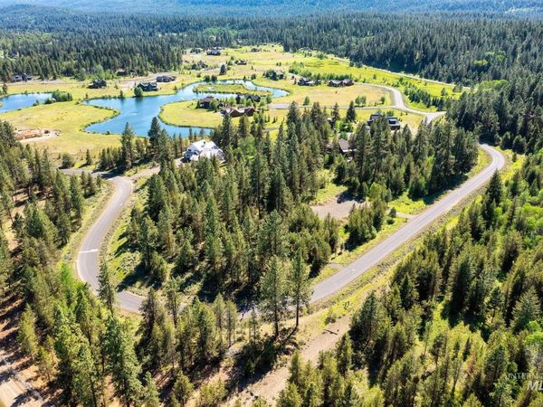 110 Fawnlilly, McCall, ID 83638