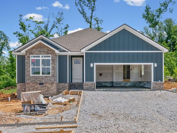 979 Bankside Dr , Clarksville, TN 37043