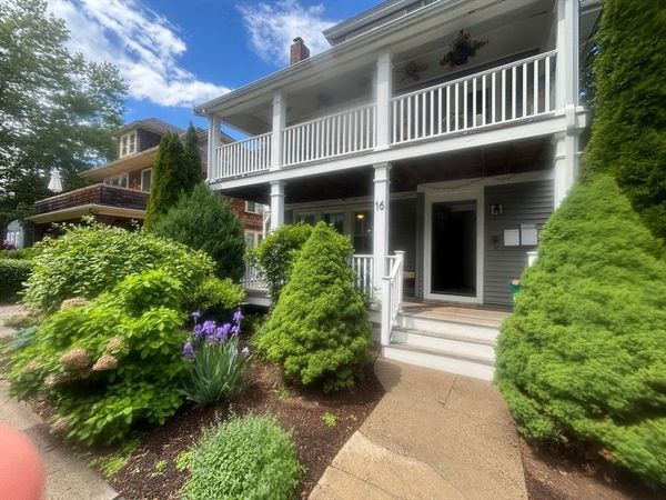 16 Sunset Rd, Unit 1, Watertown, MA 02472