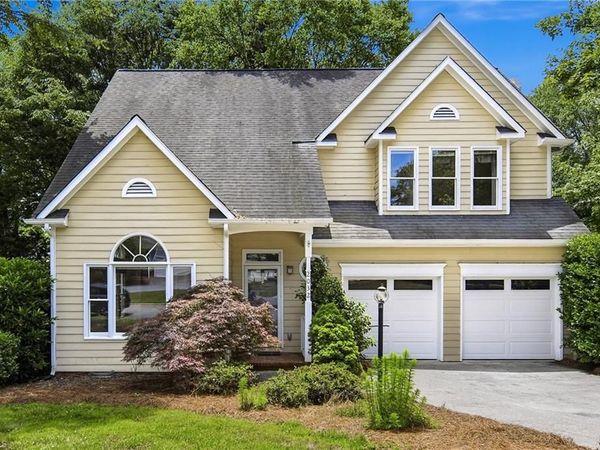 2032 Williamsburg Manor Court , Winston-Salem, NC 27103
