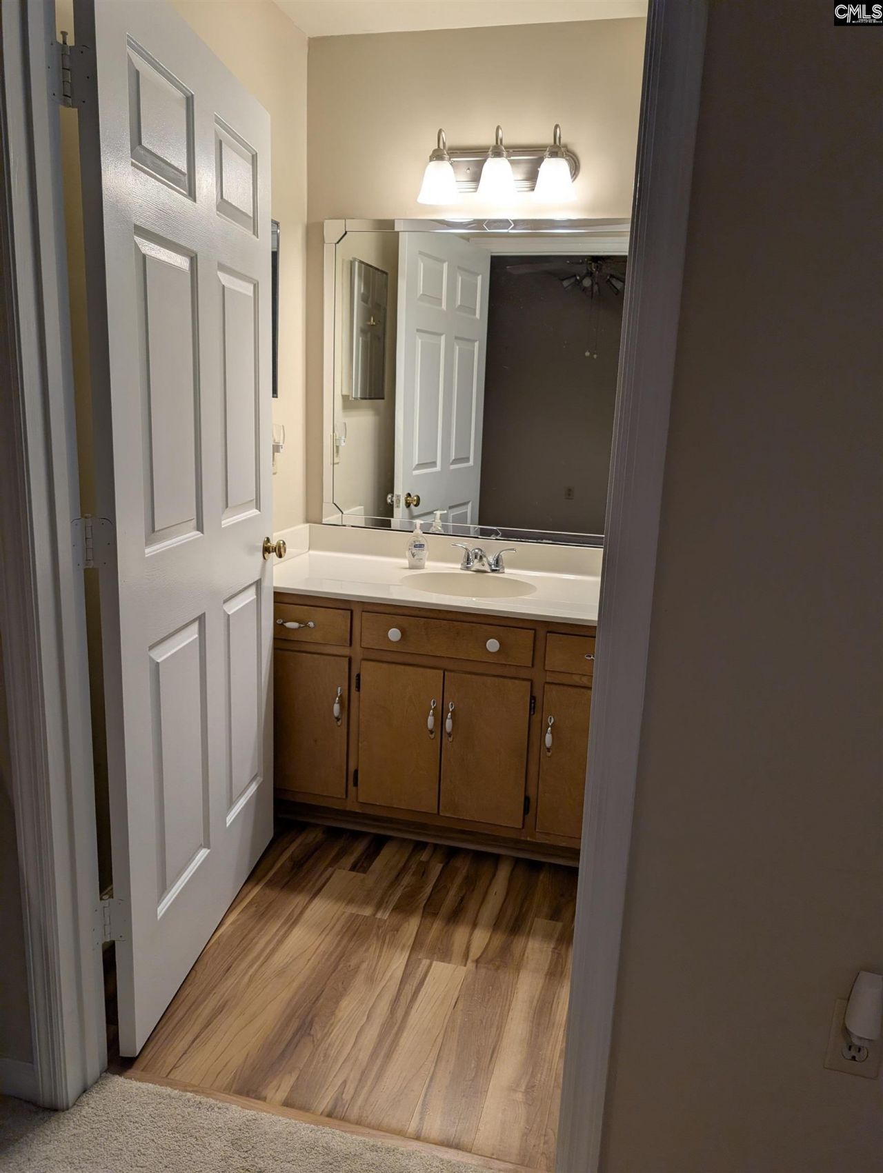 105 Meadowview Court Photo 13