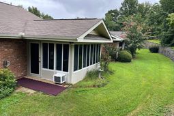 105 Meadowview Court photo 4