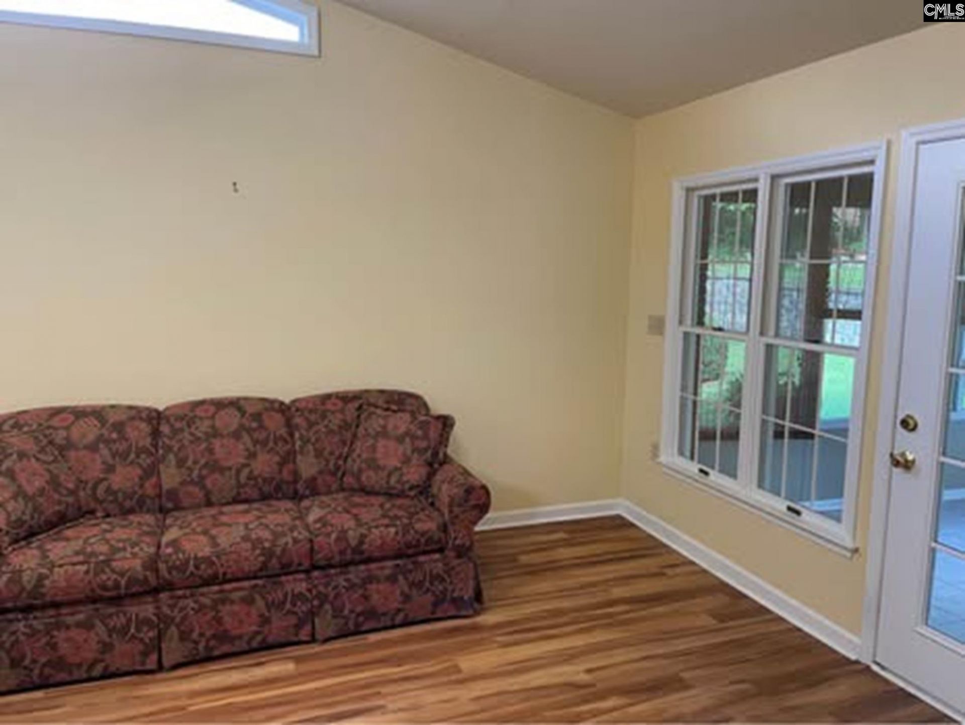 105 Meadowview Court Photo 6