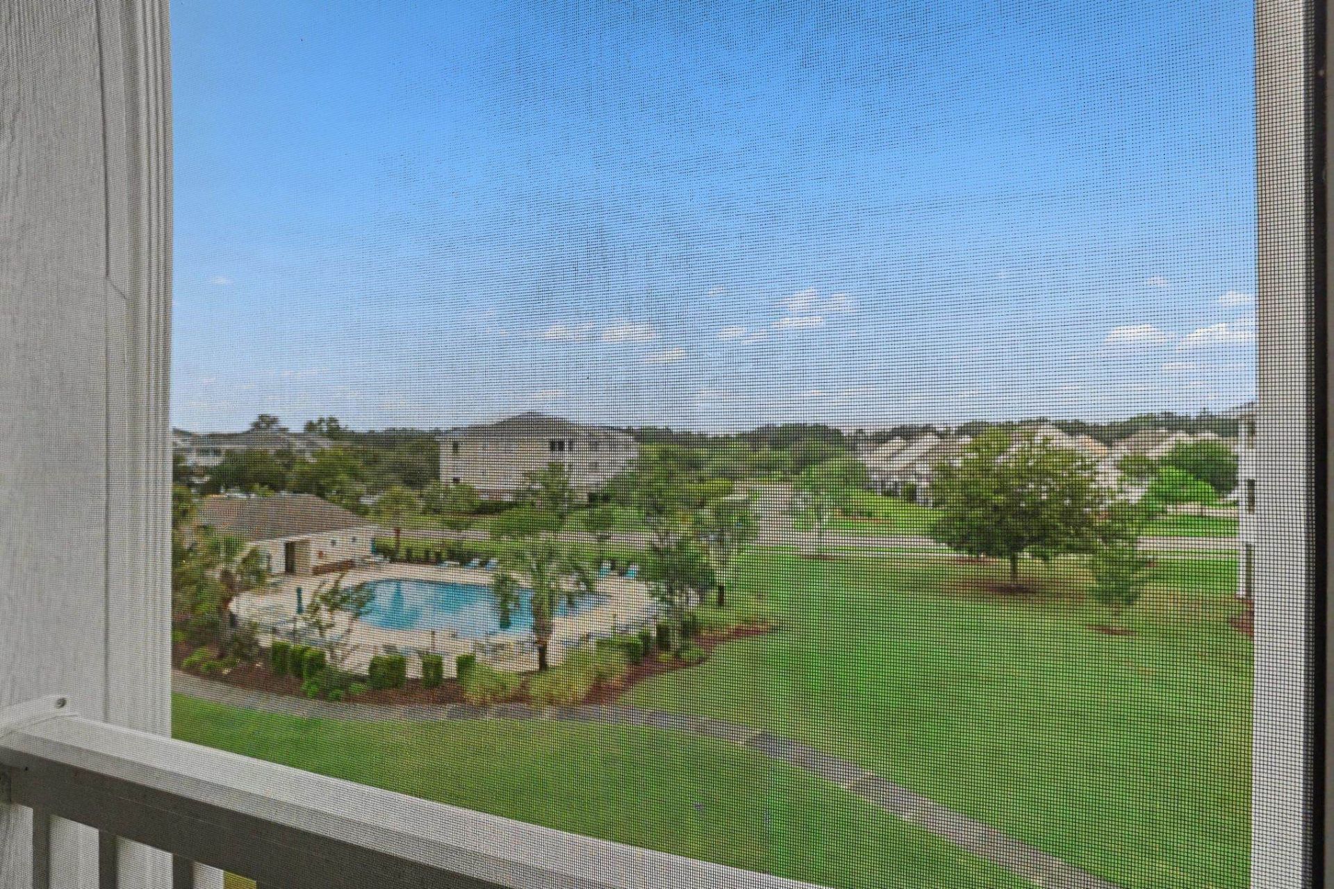 600 Heathrow Dr.  Photo 24