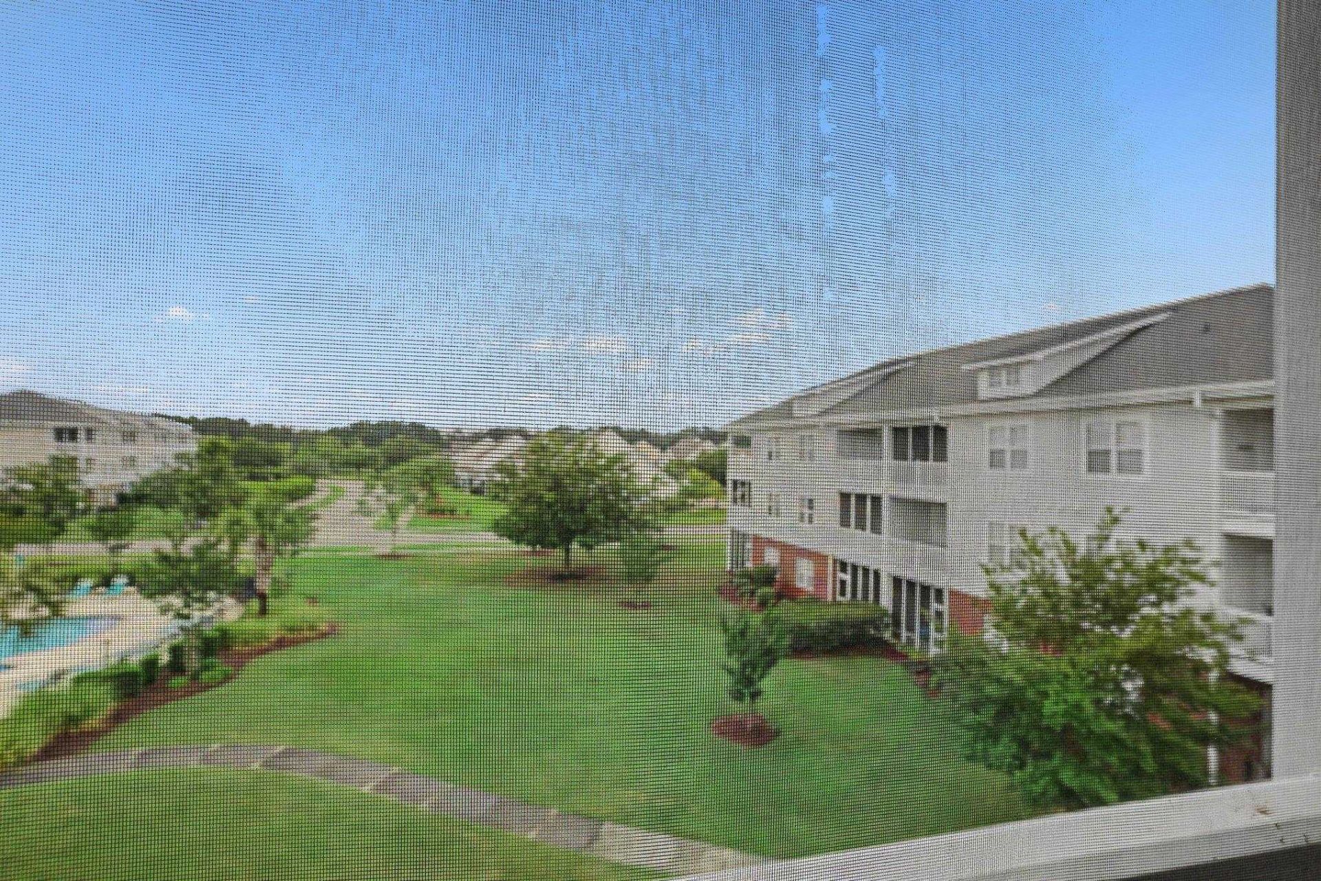 600 Heathrow Dr.  Photo 25