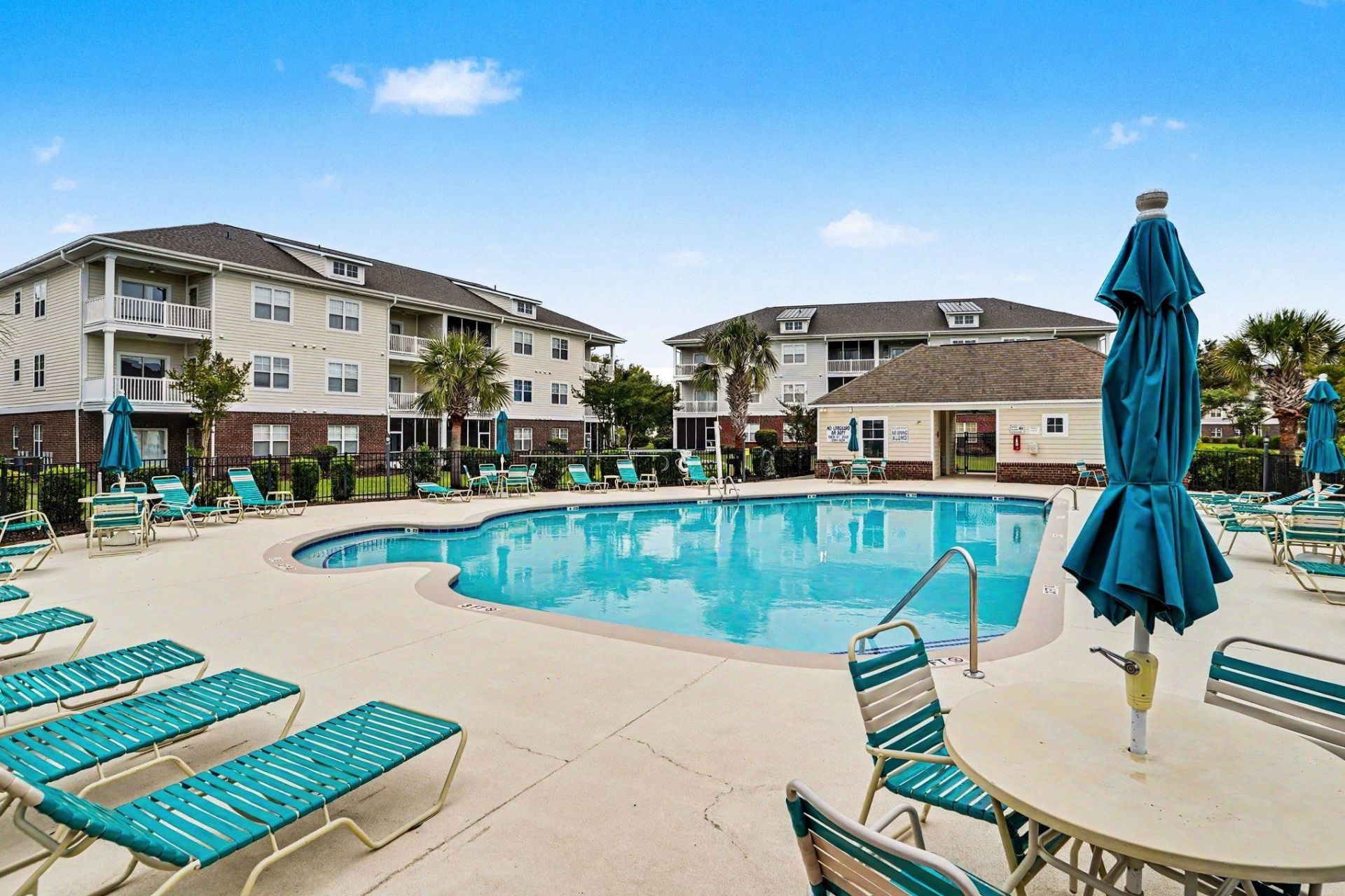 600 Heathrow Dr.  Photo 29