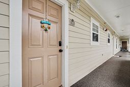 600 Heathrow Dr.  photo 4