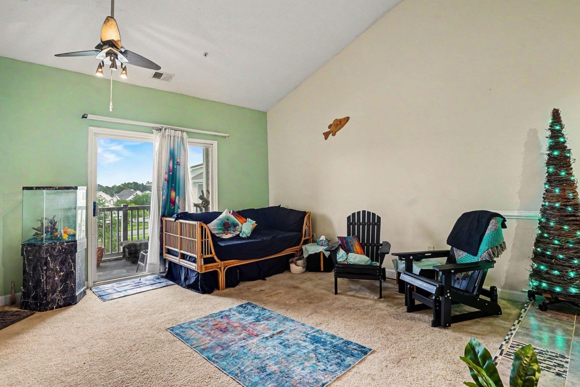 600 Heathrow Dr.  Photo 9