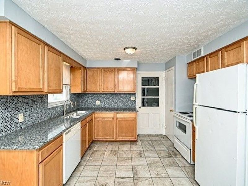 5011 W Boulevard NW, Canton, OH 44718 Photo 11