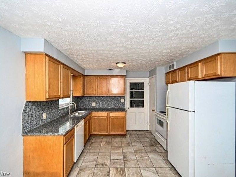 5011 W Boulevard NW, Canton, OH 44718 Photo 8