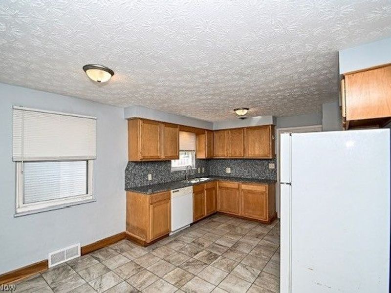 5011 W Boulevard NW, Canton, OH 44718 Photo 9