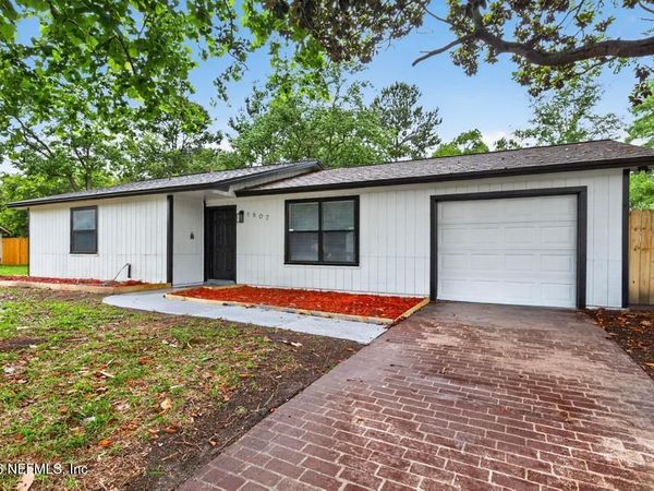 1807 SHANNON LAKE Drive, Middleburg, FL 32068