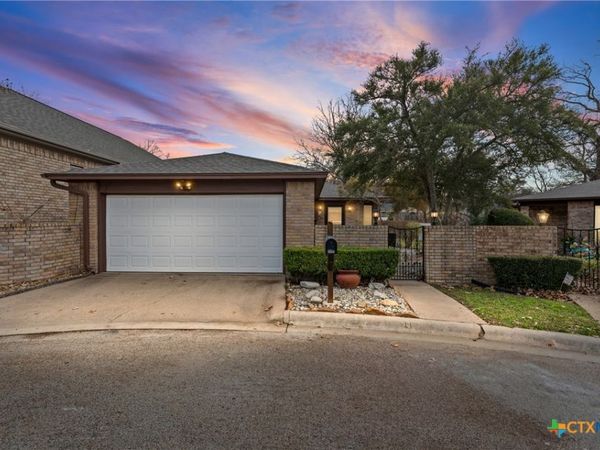 3923 River Oaks Circle , Temple, TX 76504