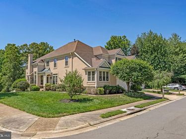 10003 DONAL LANE , VIENNA, VA 22181