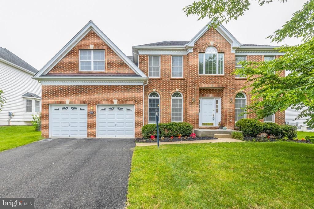 22829 Queensbridge Drive, Ashburn, VA 20148 Main Photo