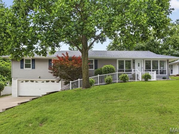 1337 Aloha Drive , Crestwood, MO 63126