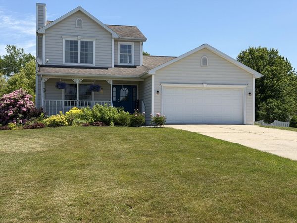 50005 Meadow Oak Trail, Mattawan, MI 49071