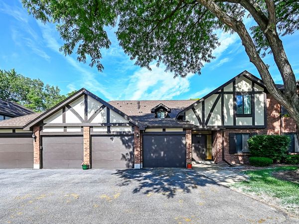11212 Cottonwood Drive , Unit 23B, Palos Hills, IL 60465