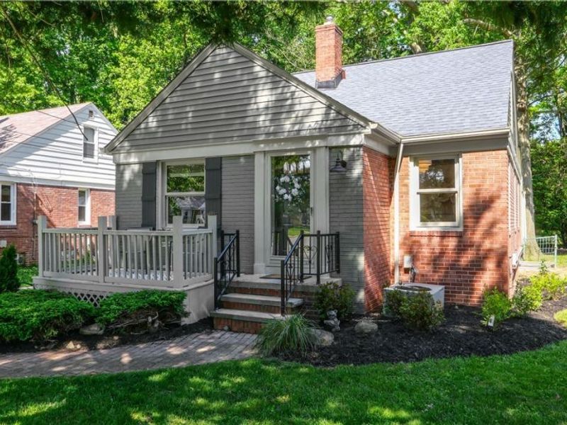 2771 W 230th Street, North Olmsted, OH 44070 Photo 2