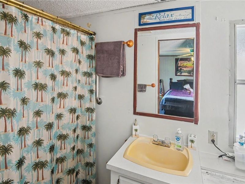 723 Country Pines Drive SW, Warren, OH 44481 Photo 11