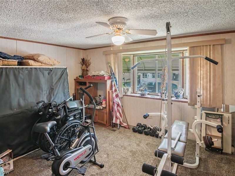 723 Country Pines Drive SW, Warren, OH 44481 Photo 12