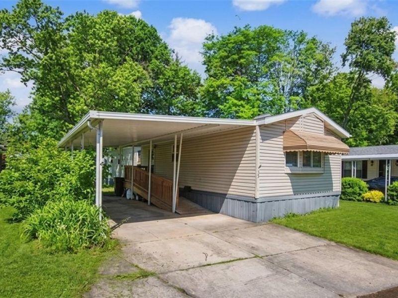 723 Country Pines Drive SW, Warren, OH 44481 Photo 15