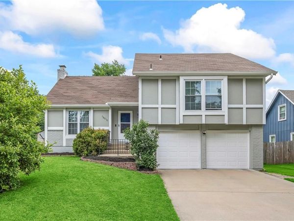 16010 W 154th Terrace, Olathe, KS 66062