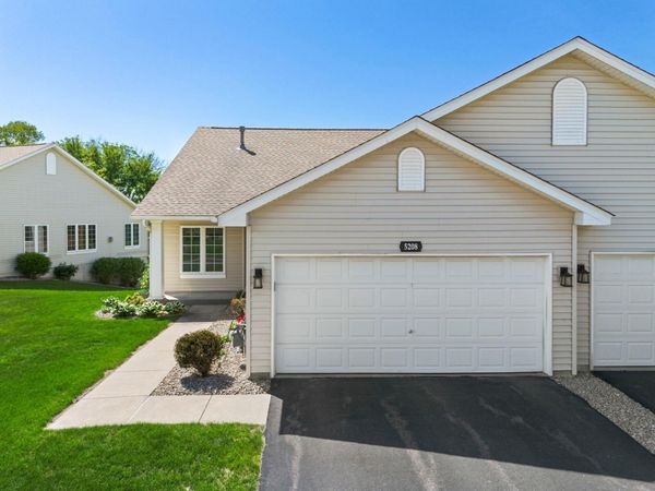 5208 Deerfield Lane SE, Prior Lake, MN 55372
