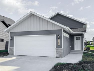 1107 60th Avenue W, West Fargo, ND 58078