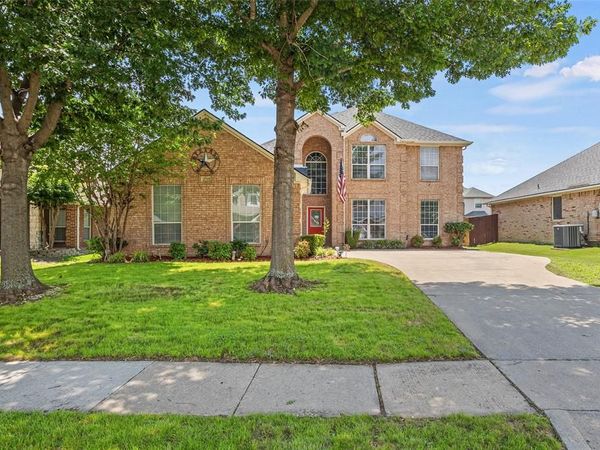 2715 Forest Lake Drive , Grand Prairie, TX 75052