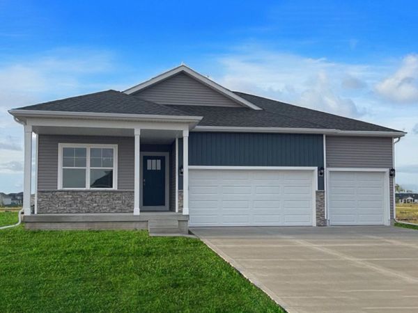 902 2nd Street NE, Altoona, IA 50009