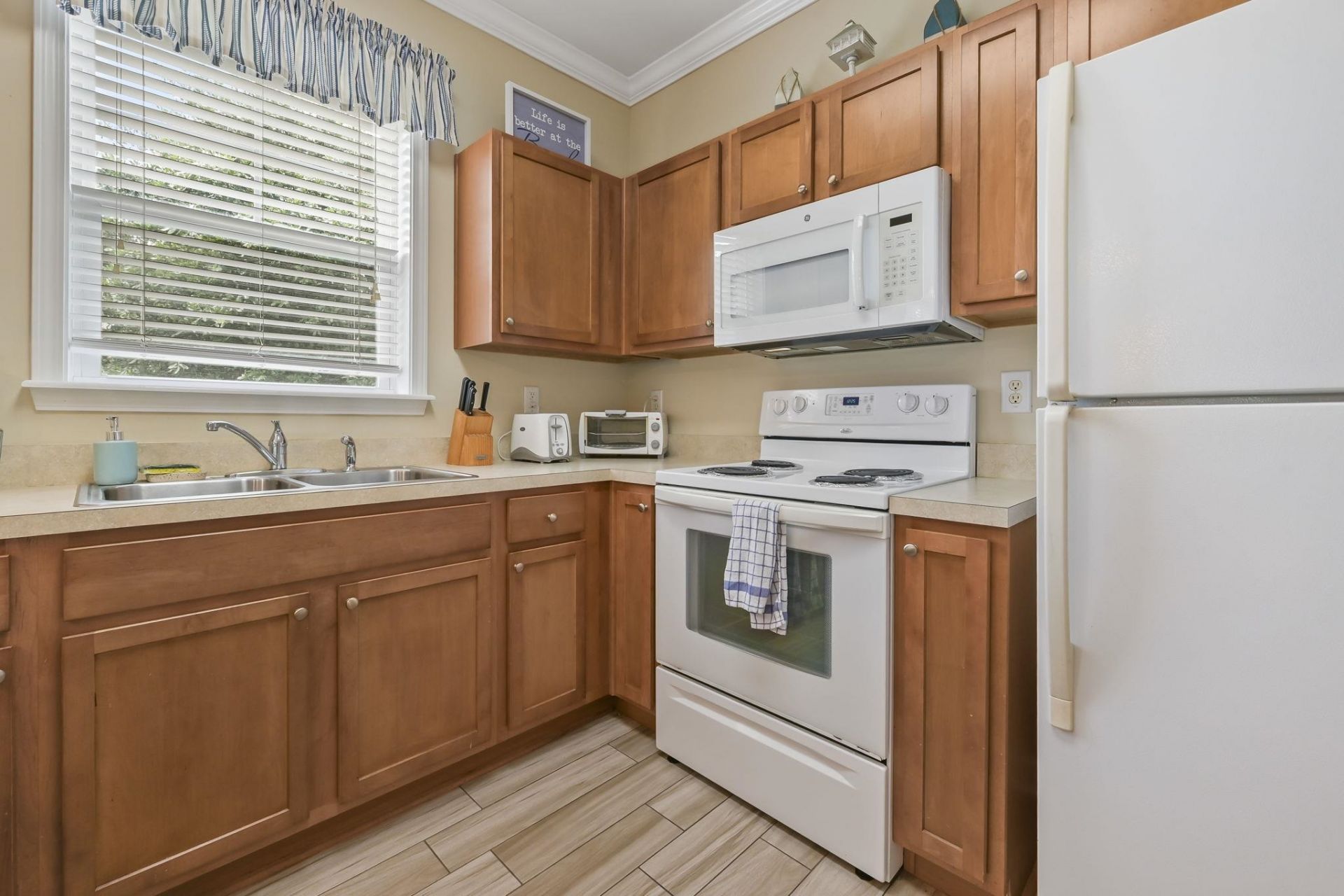 6253 Catalina Dr.  Photo 6
