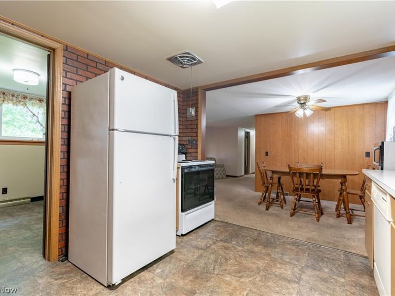 1860 N Freshley Avenue , Alliance, OH 44601 Photo 16