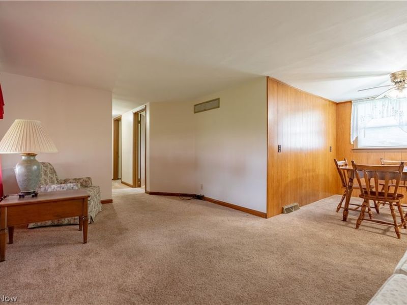 1860 N Freshley Avenue , Alliance, OH 44601 Photo 5