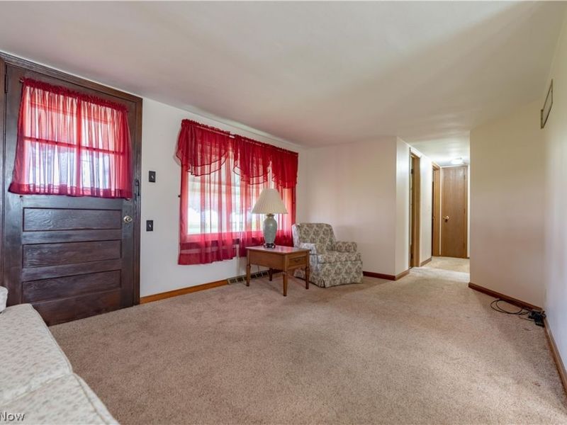 1860 N Freshley Avenue , Alliance, OH 44601 Photo 6